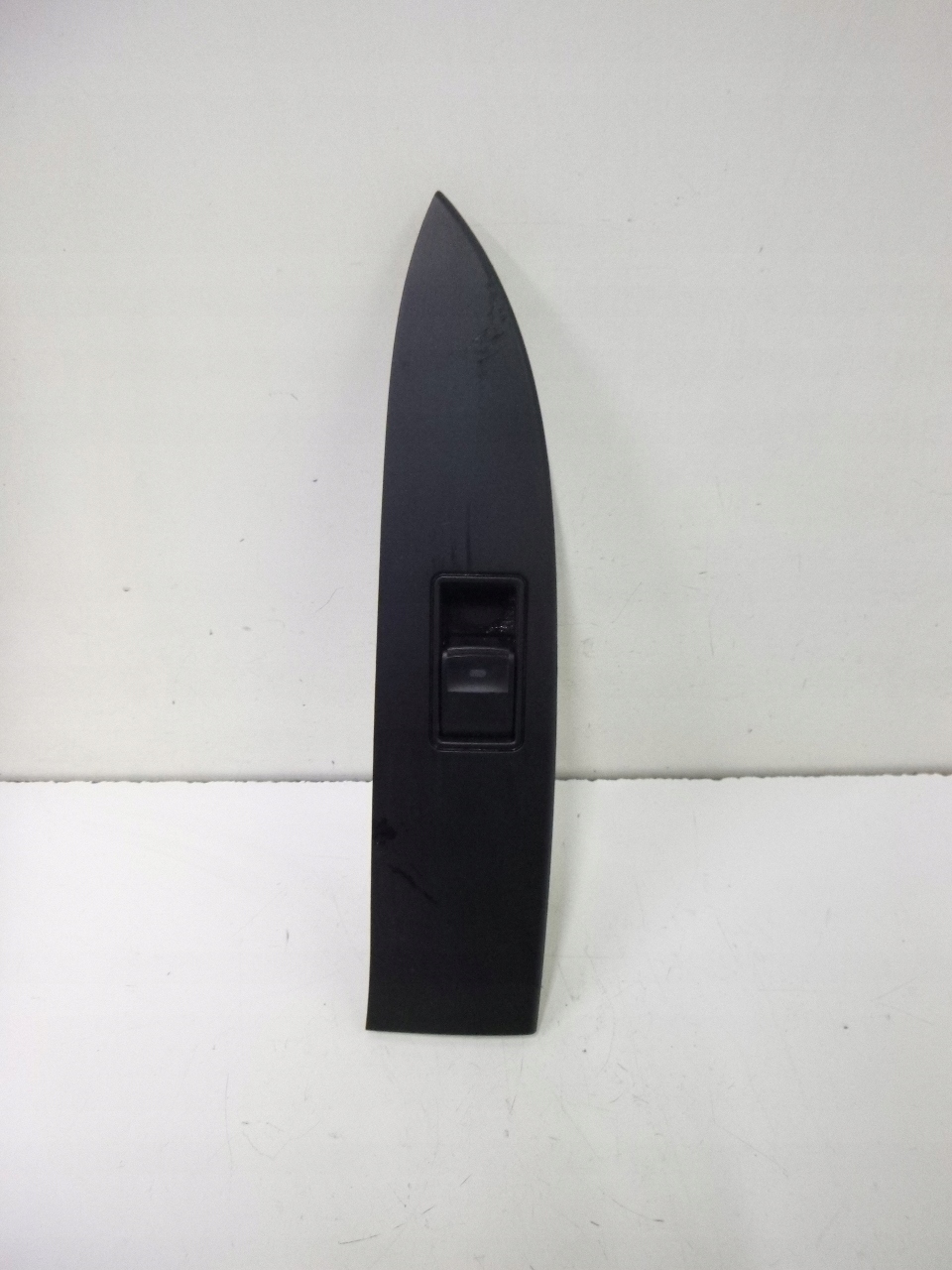 Bouton panel Vitre Toyota Avensis III T27