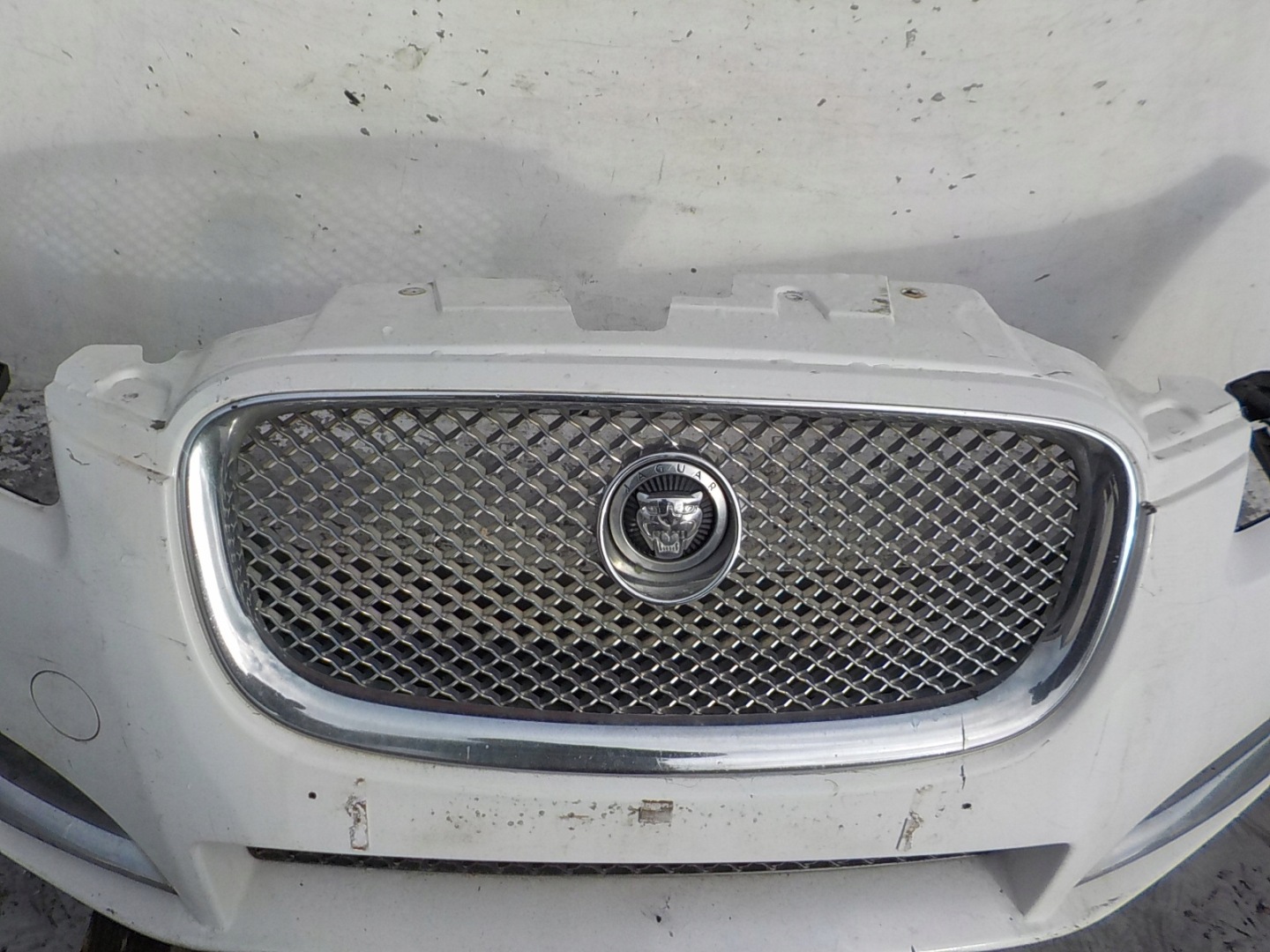 137 JAGUAR XF X250 LIFT bumper front front