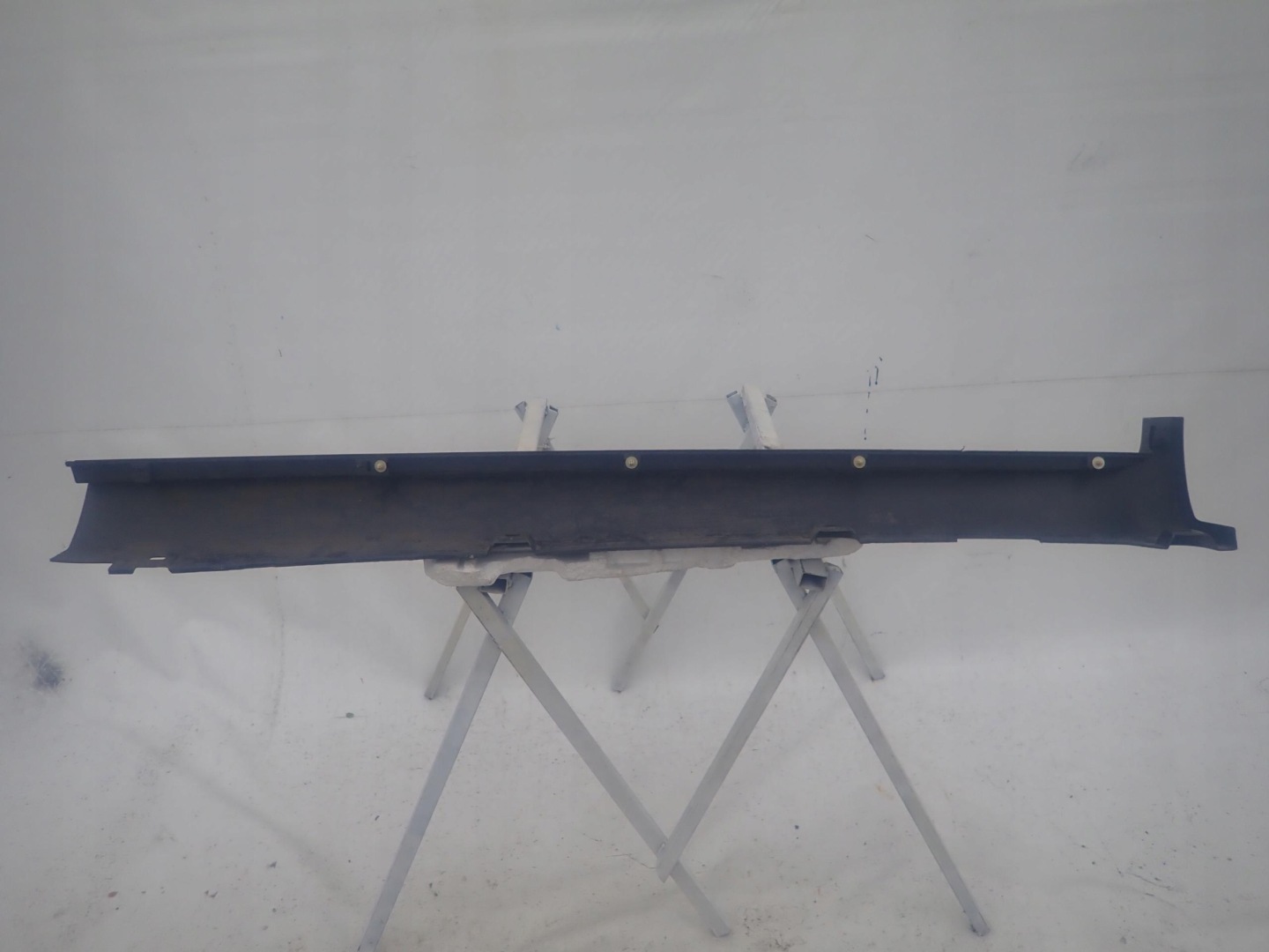 FORD KUGA and MK1 08-12 threshold right moulding threshold