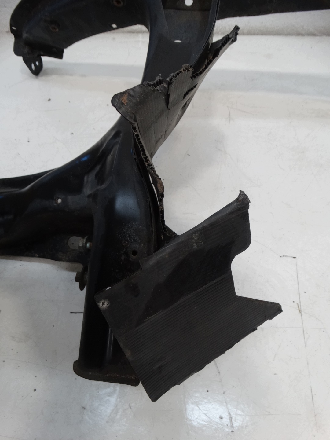 support panel for radiators pillar iron VOLKSWAGEN TRANSPORTER T5 7H0121409A