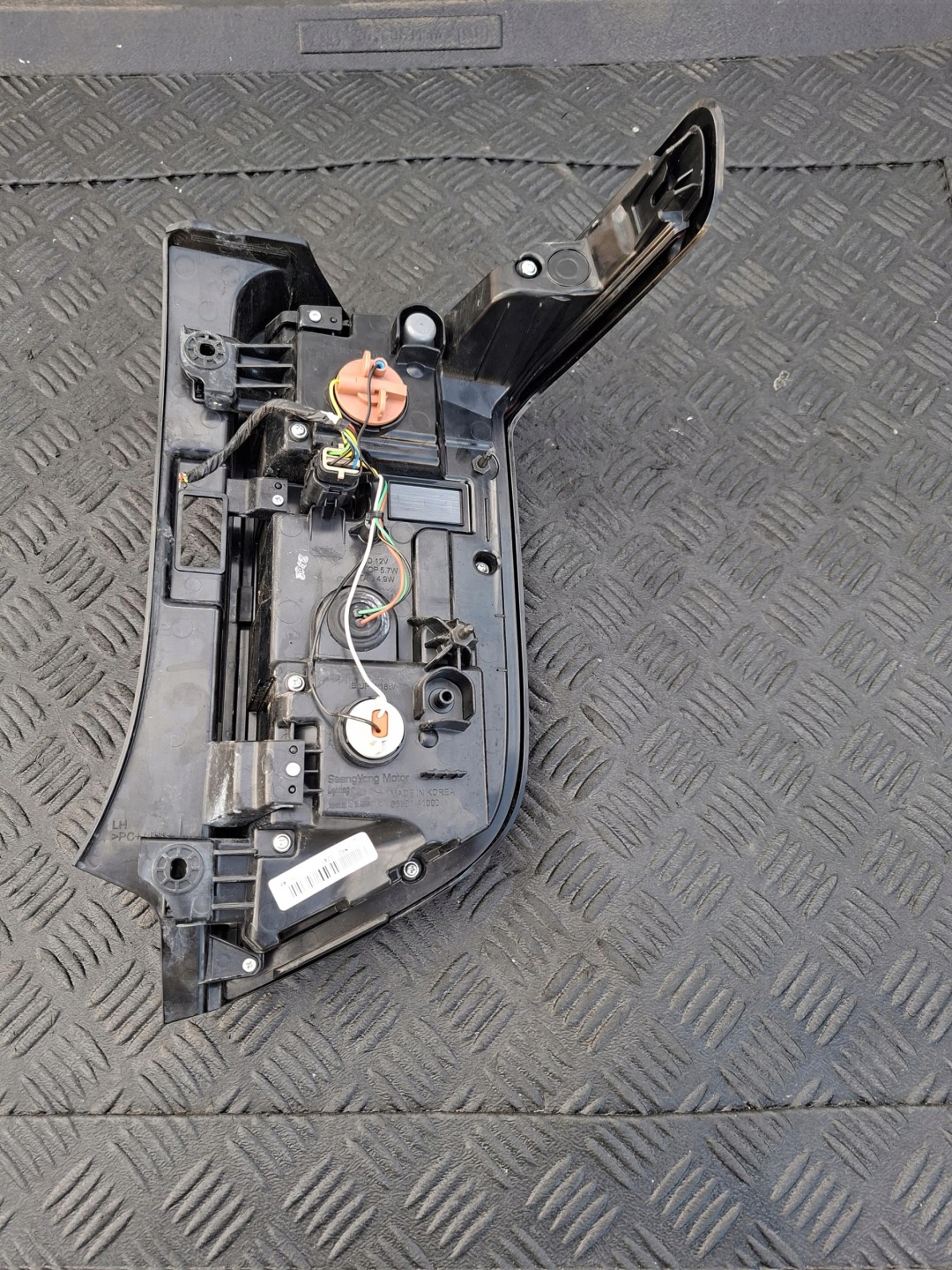 light rear part left rear left 83601-41000 SSANGYONG KGM TORRES
