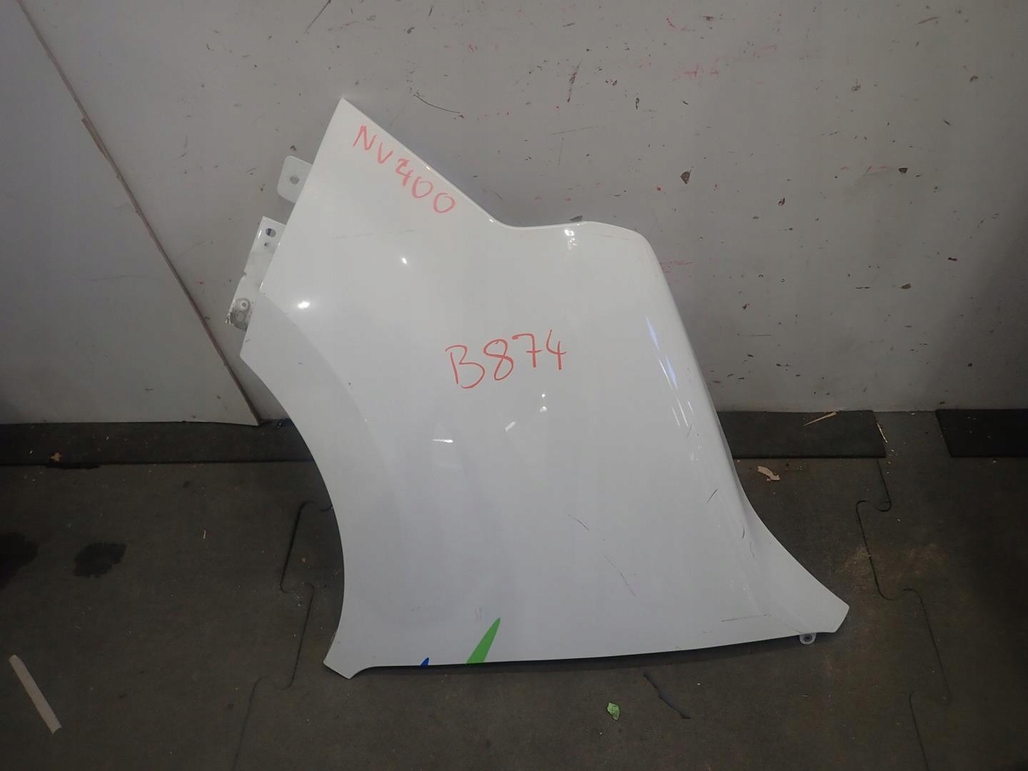 fender front front left NISSAN NV400 2011