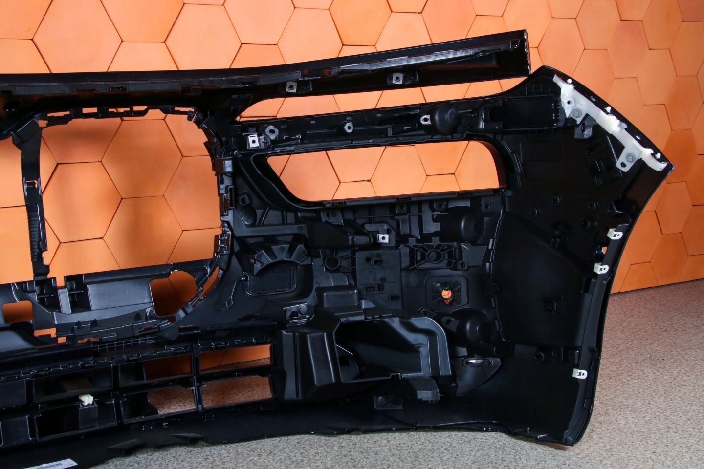 BMW 7 G70 i7 nárazník předek přední barva 475