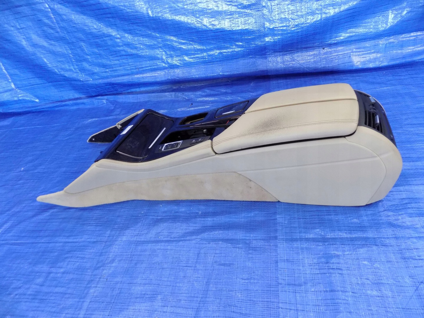 TUNEL central armrest BMW 5 F10 2012R 3,0B