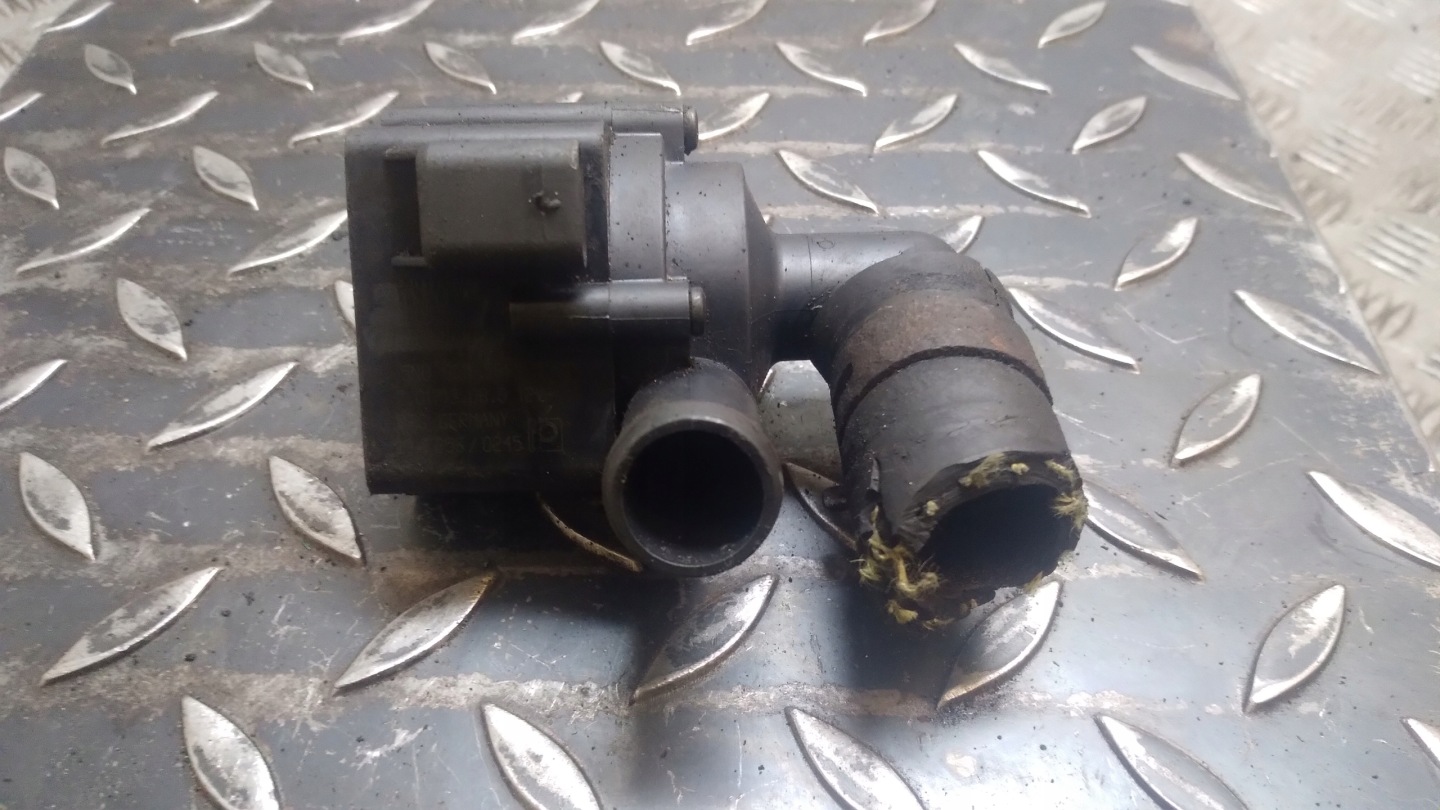 supplementary water pump VOLKSWAGEN PASSAT B6