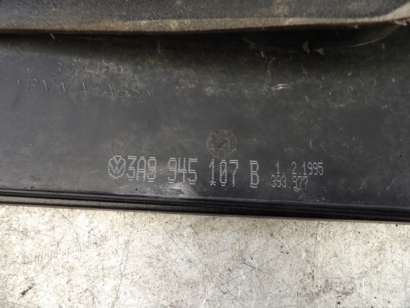 VW Passat B4 light rear left trunk door kombi 3A9945107B
