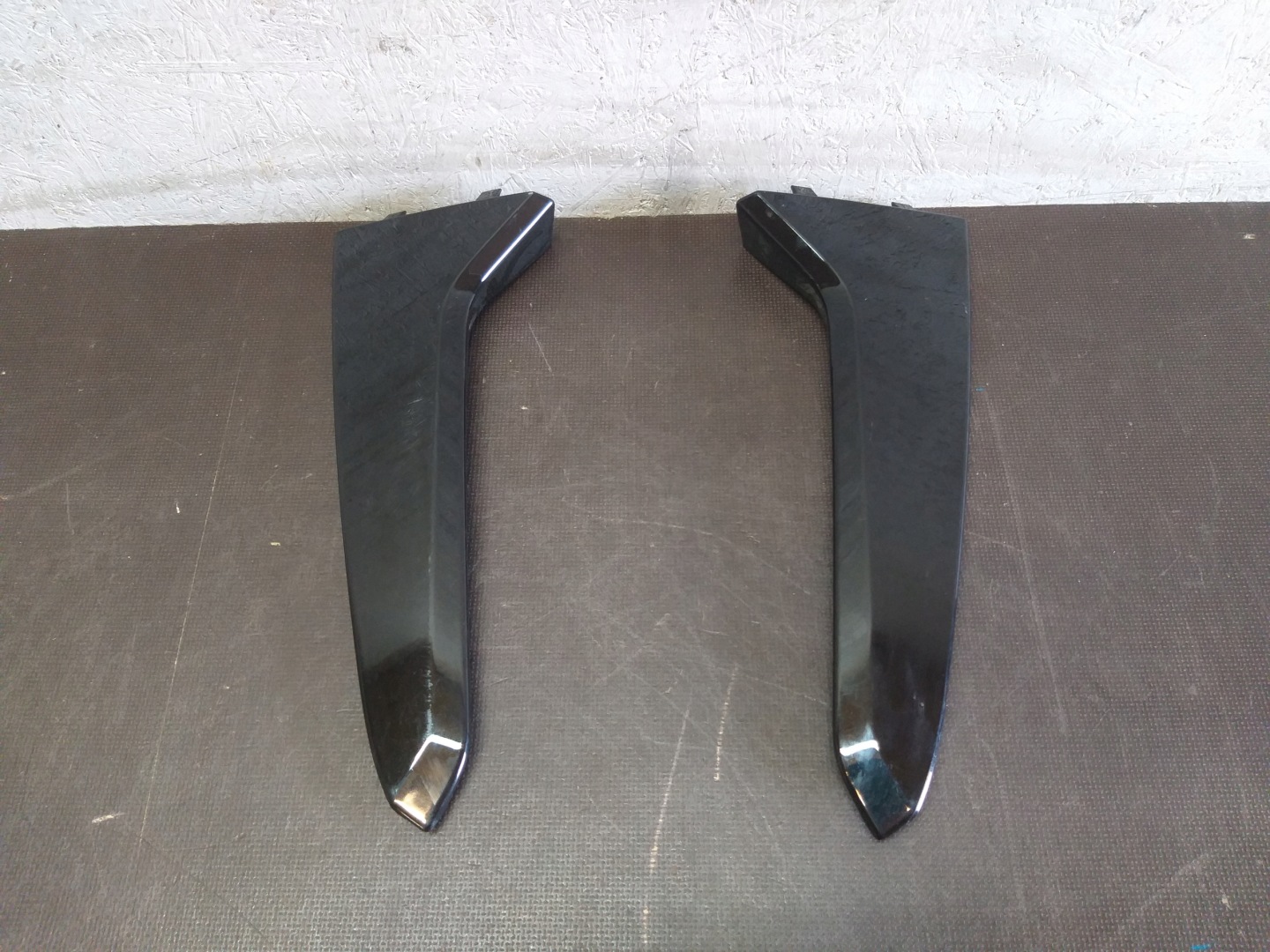 BOOT DOOR MOULDING LEFT RIGHT CAP BMW II 2 F46