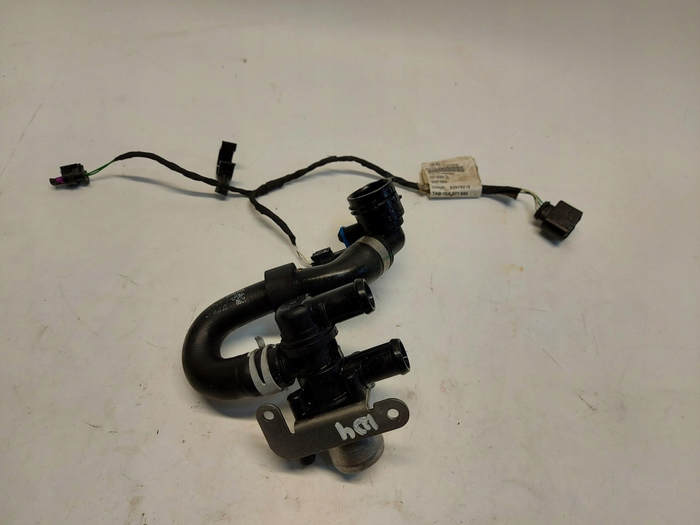 VW ID4 11A , 2024r SUV 5D ventil vode pumpa 5Q0906457C
