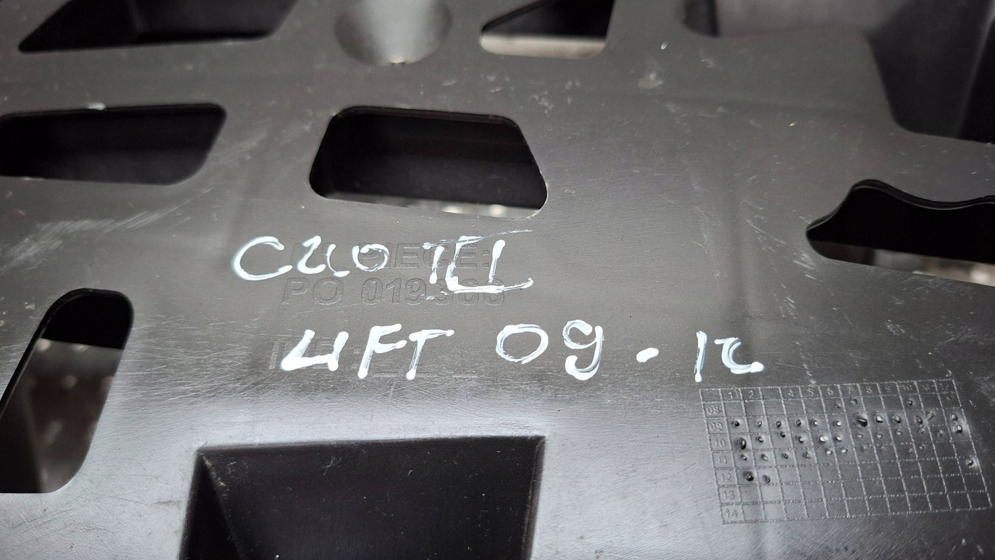 pillar upper of a bumper front RENAULT CLIO III LIFT 2009