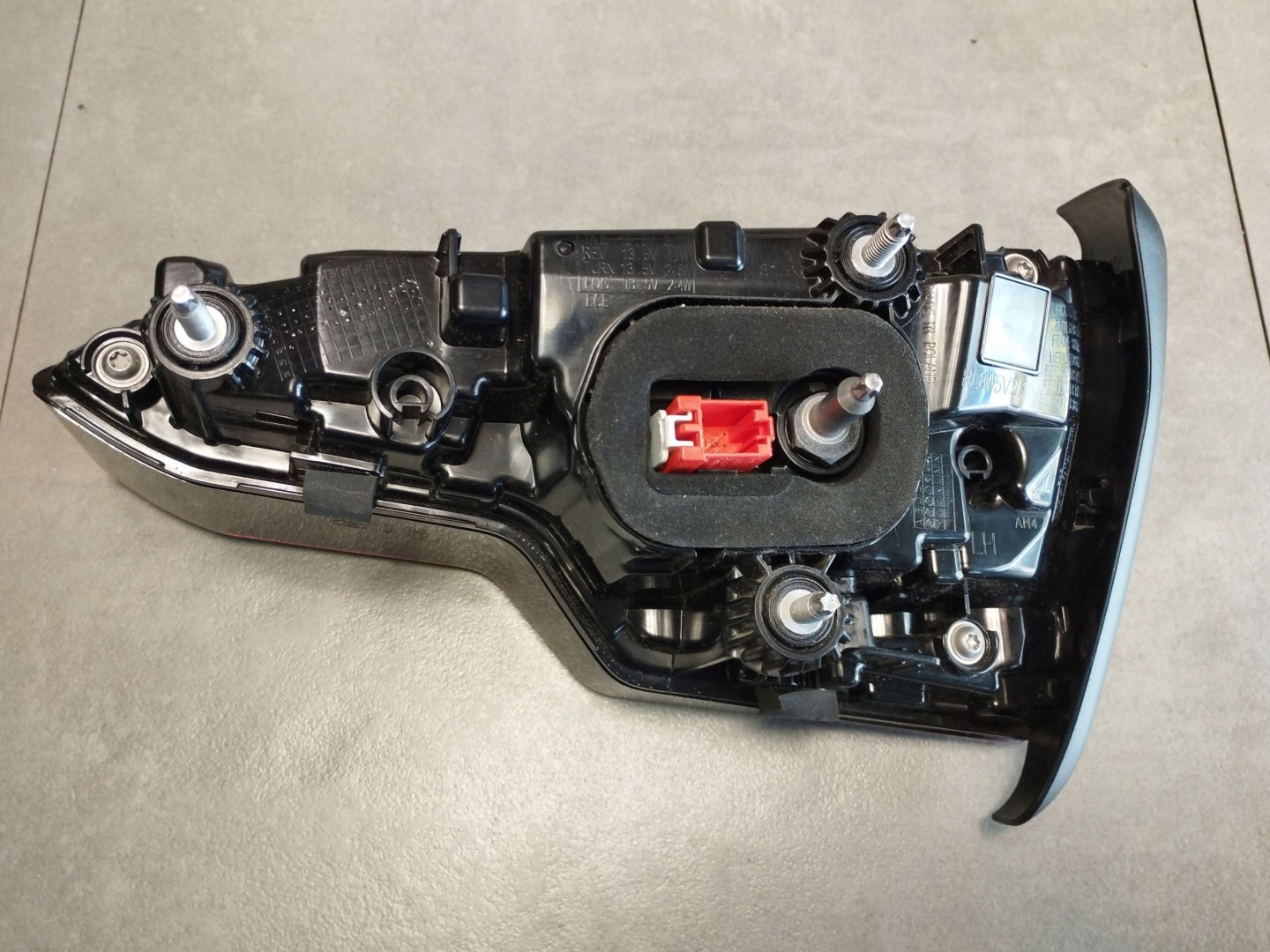 Audi A4 B9 8W sedan light rear left bonnet 8W5945093AC