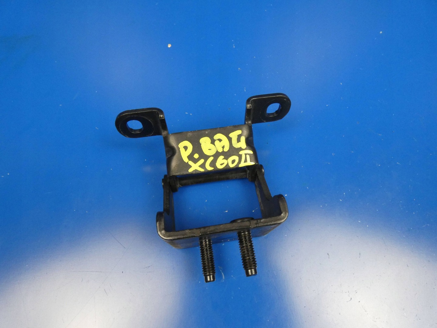 VOLVO XC60 II 17- hinge bonnet boot right rear part