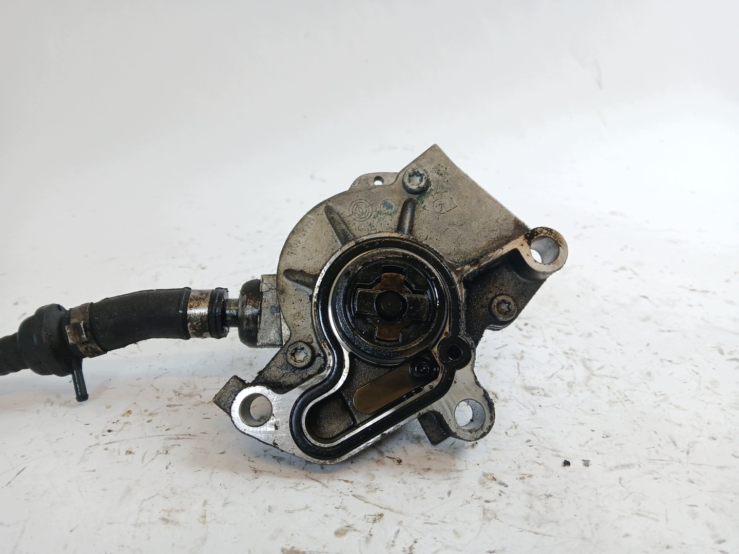 VW GOLF IV A3 8L OCTAVIA e 1.9 TDI pompa VACUM VAKUM 038145101B
