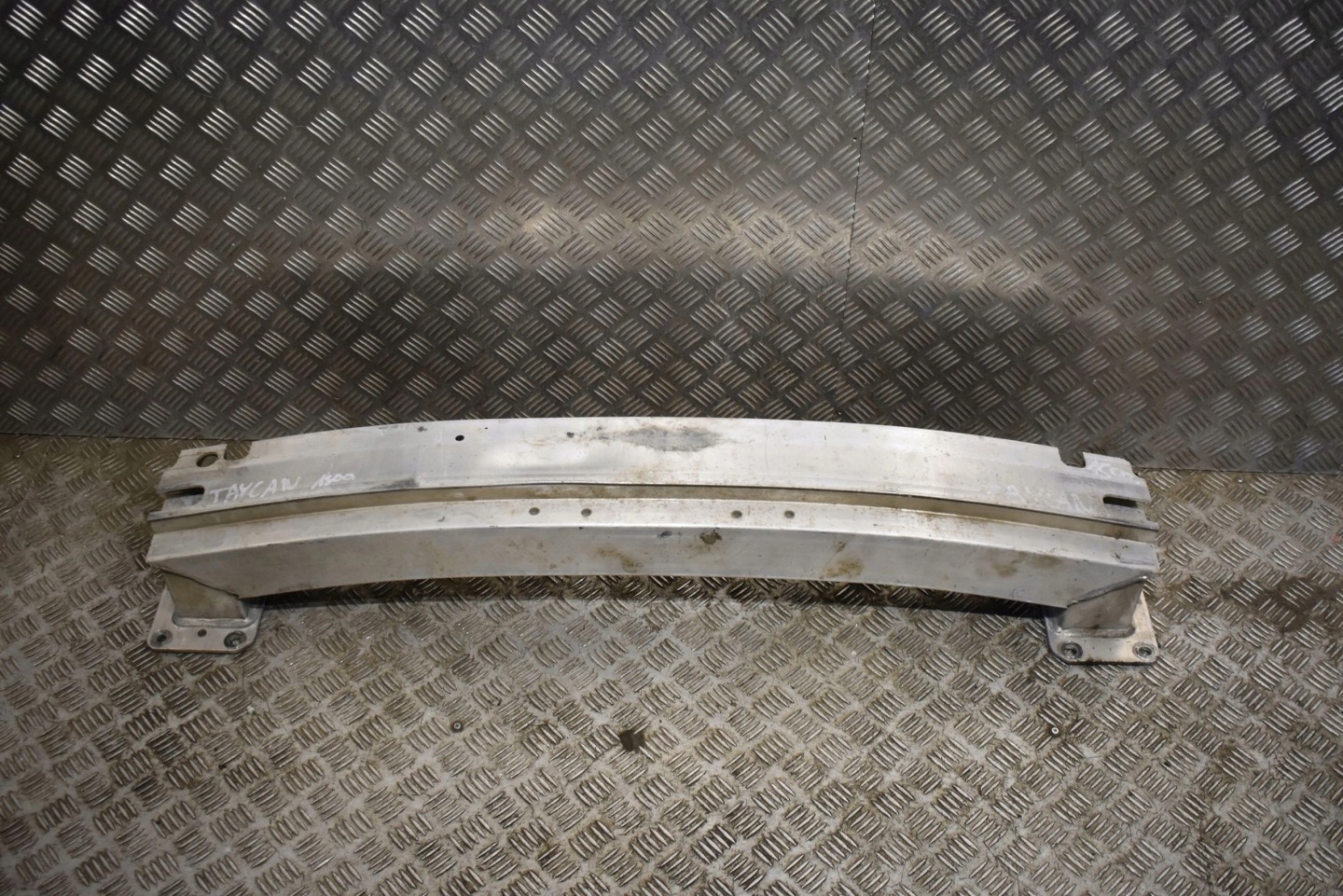 IDEALNA bumper support rear PORSCHE TAYCAN 1
