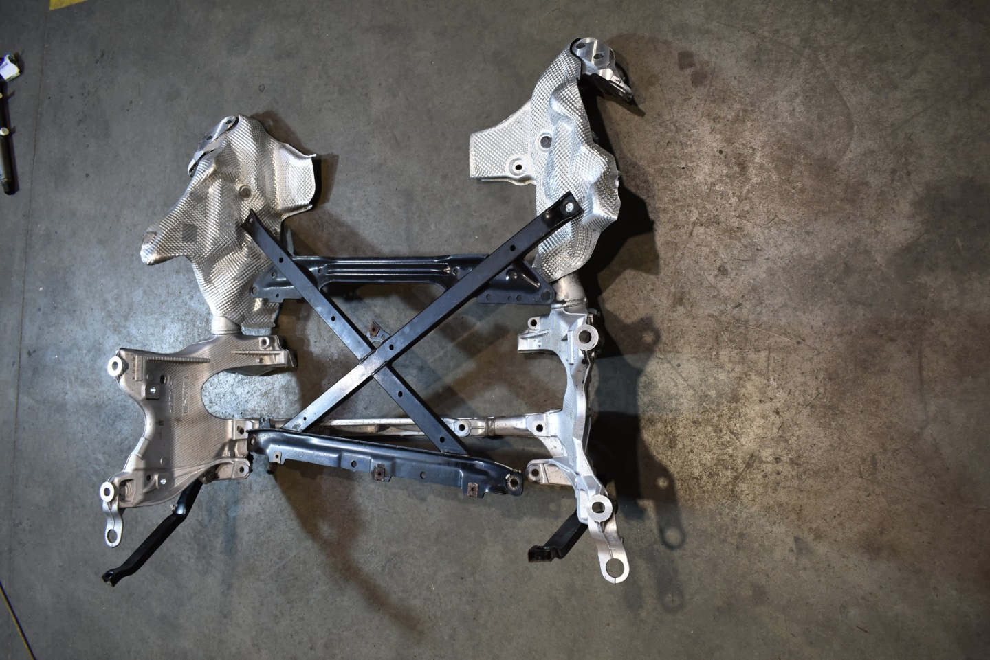 perfect condition front subframe front PORSCHE MACAN