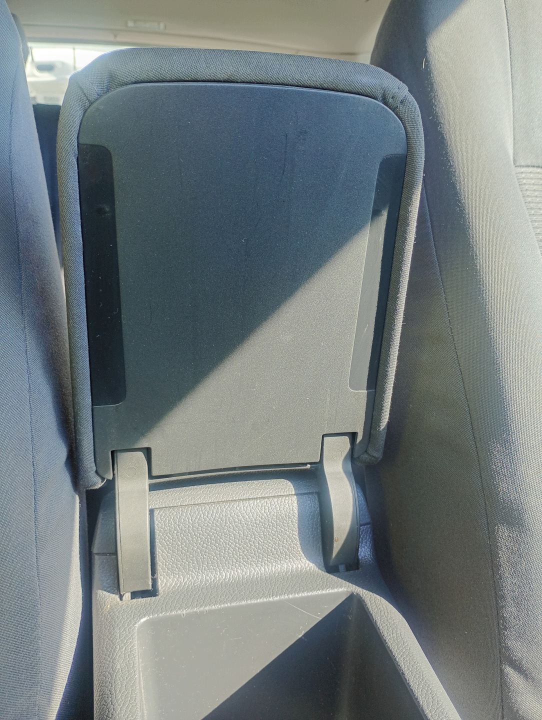 armrest VW Golf V 5 07-09