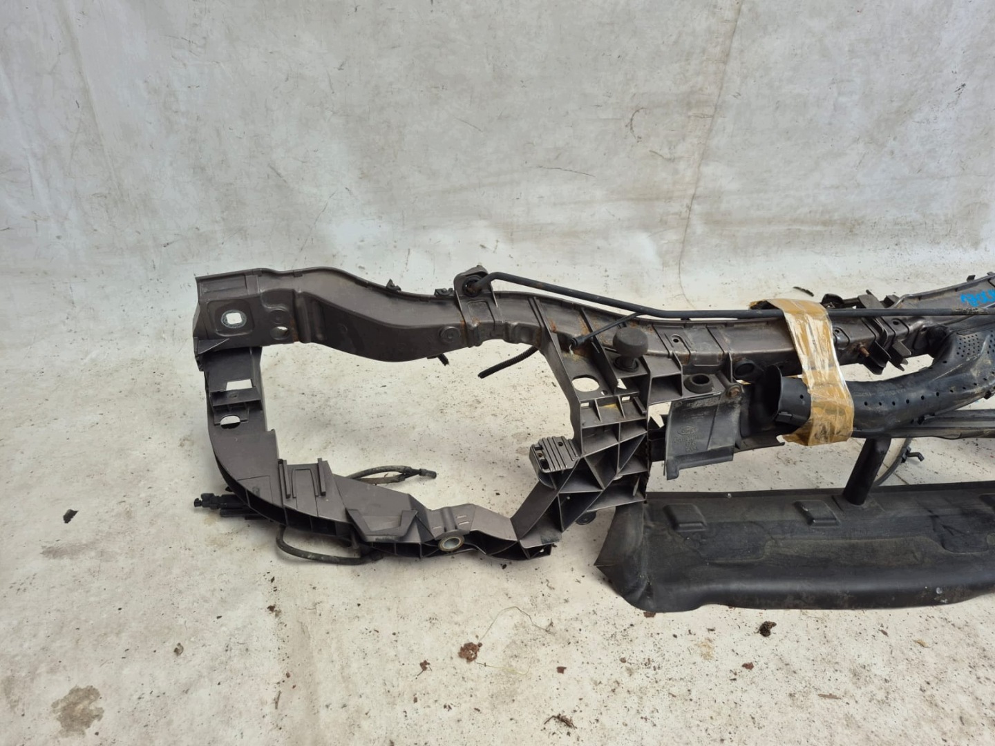 FORD FOCUS MK3 11- front body wall front pillar iron intake BM51-8B041-B
