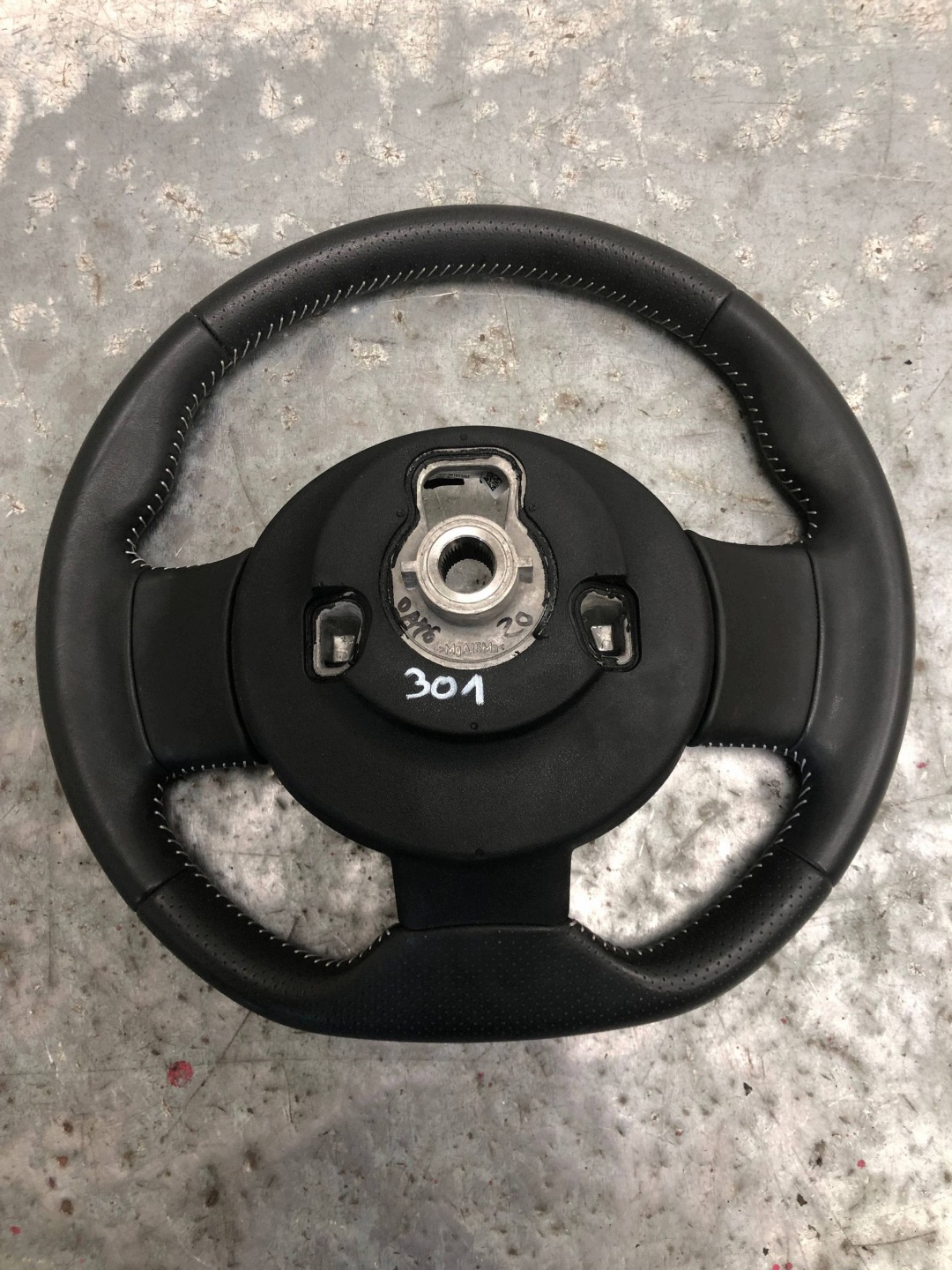 lenkrad leder MULTIFUNKCJA RENAULT TWINGO III 484006127R