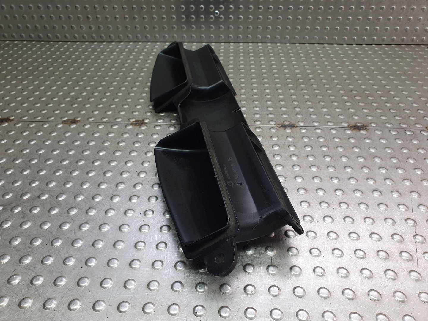 vzduchovod 7541738 BMW X1 E84 3 E90 E91 E92 E93