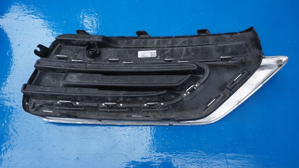 VOLVO XC90 II LIFT - left grid of a bumper front