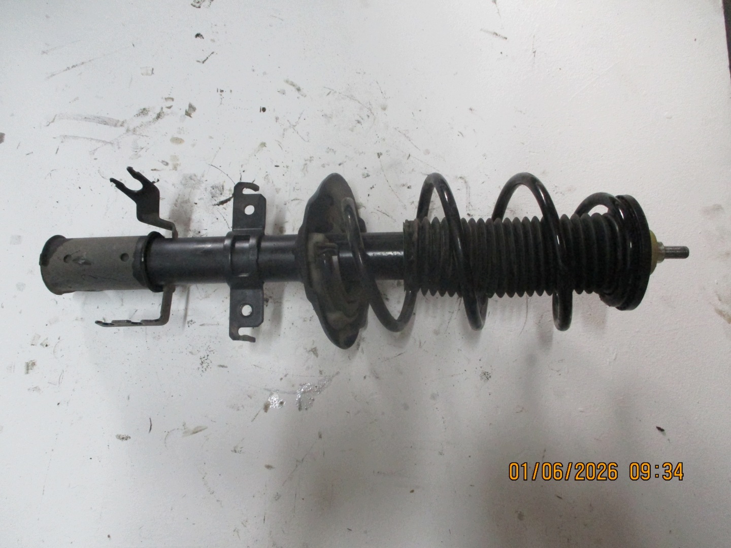 shock absorber NISSAN JUKE II F16 1.6 HYB left front