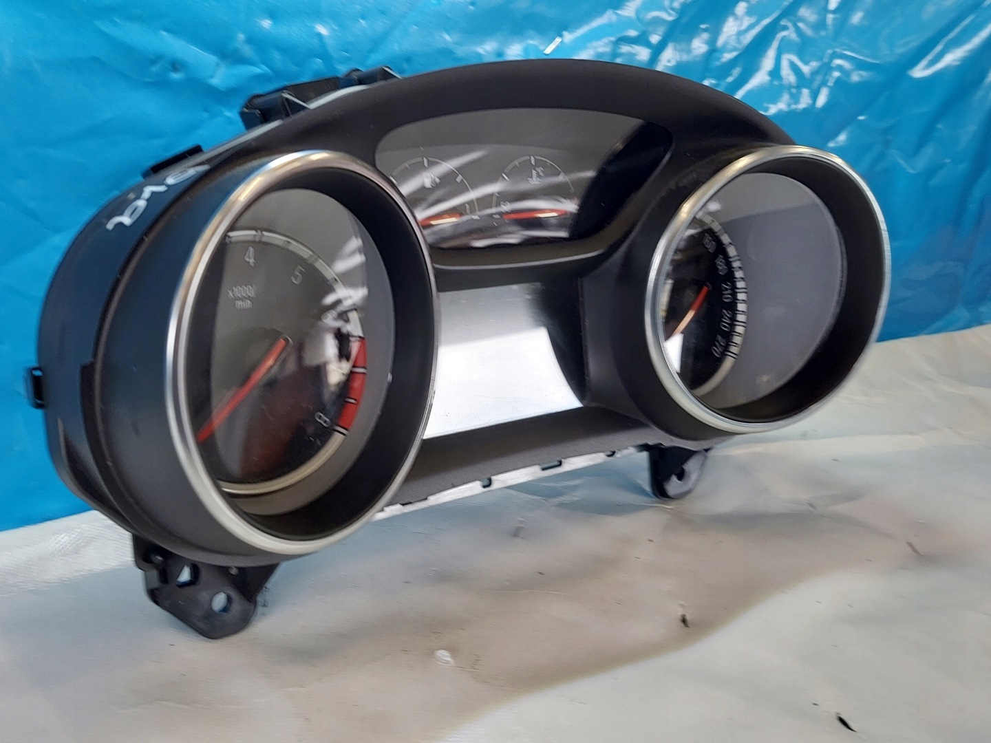 dials clock OPEL ASTRA K 2018r 1.6 T 39136463
