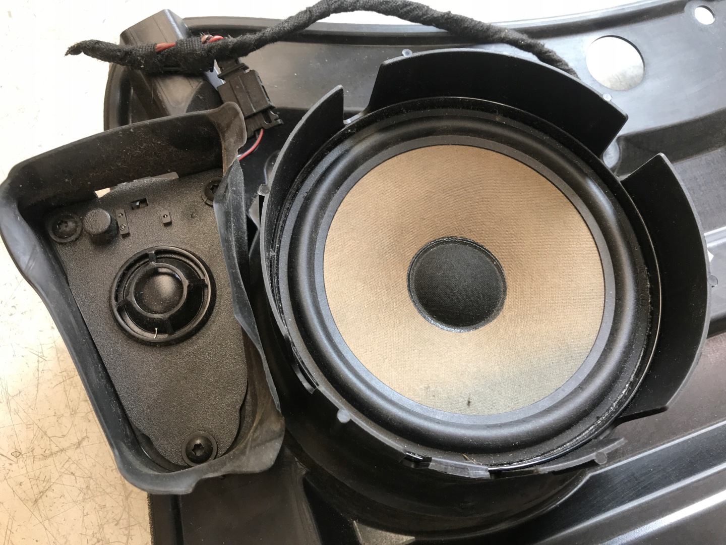 speaker left rear part VW T5 LIFT CALIFORNIA 7E0035241E