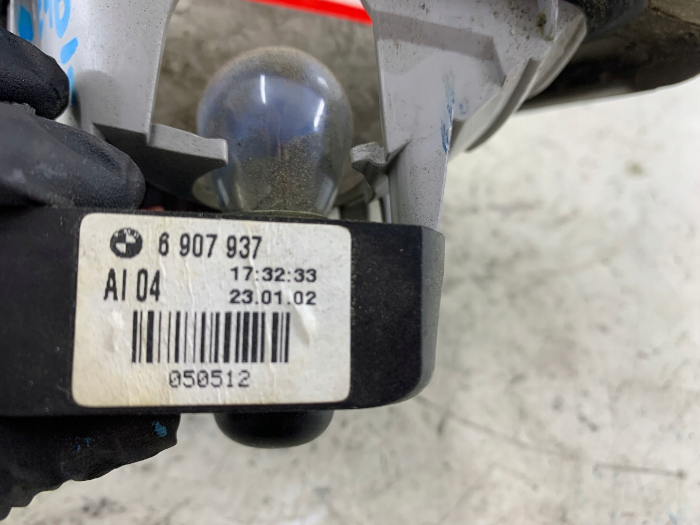 BMW E46 LIFT light left rear part trunk door 6910537