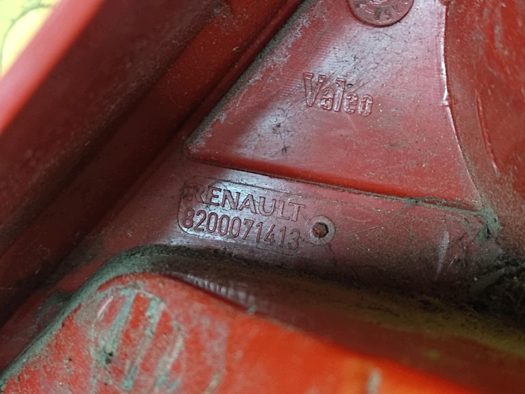 RENAULT CLIO II light left rear part 8200071413