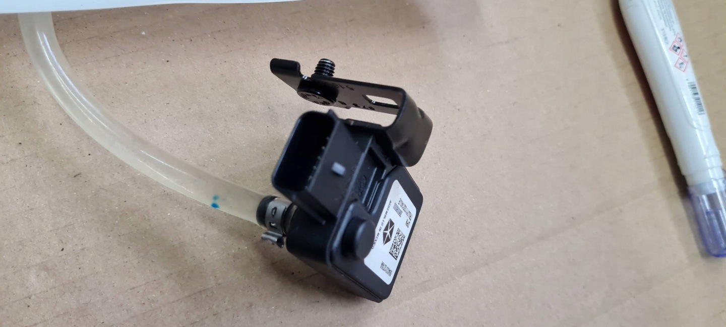 Chrysler Pacifica 2022 module control unit seat front 68403127AA