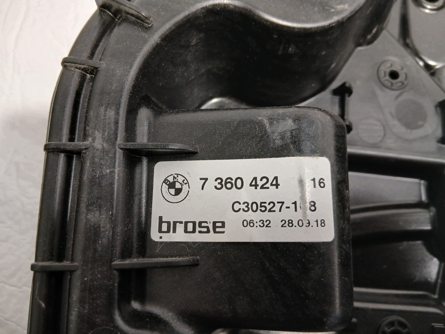 BMW 5 G30 LCI mechanism window regulator right front 7360424