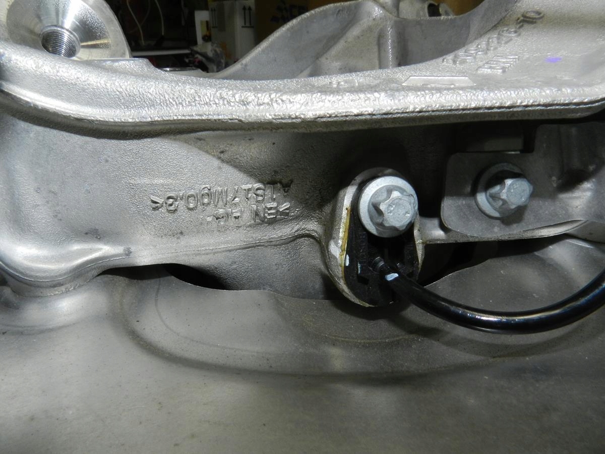 BMW 3 G20 otoč čepu levá záď 6879533