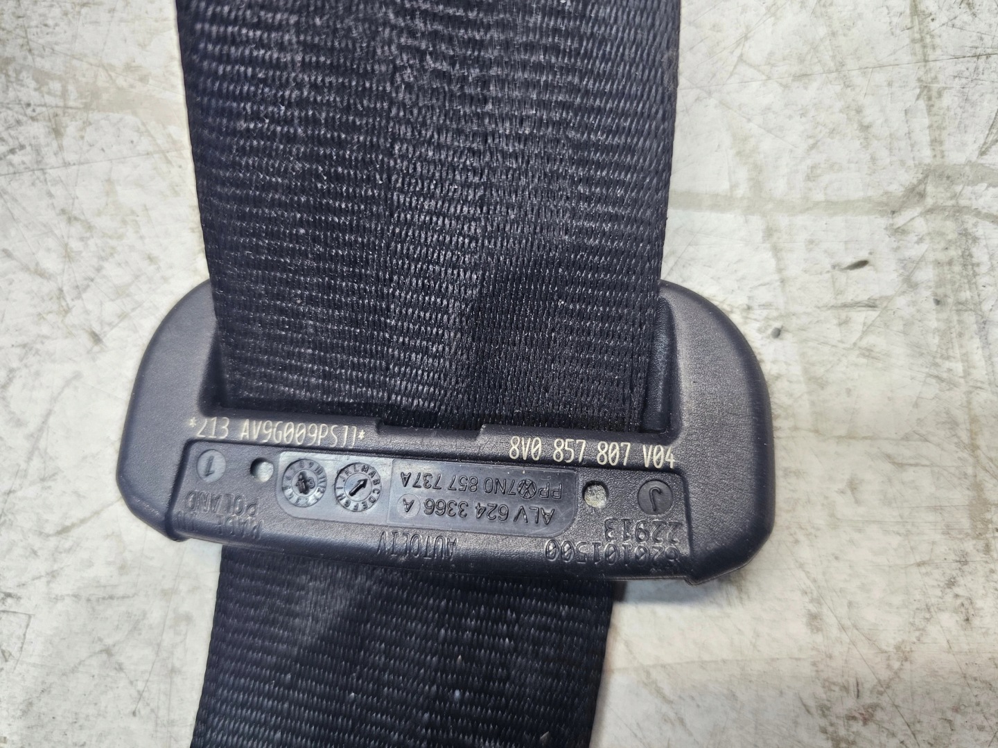 Fixation arbre ceintures sécurité de Sécurité Arrière AUDI A3 8V 8V0857740 8V0857807