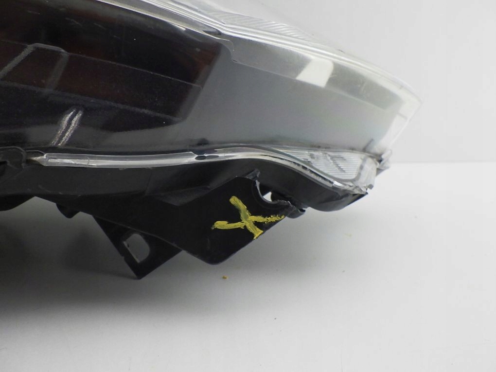TOYOTA YARIS III LIFT LED 13- light front left