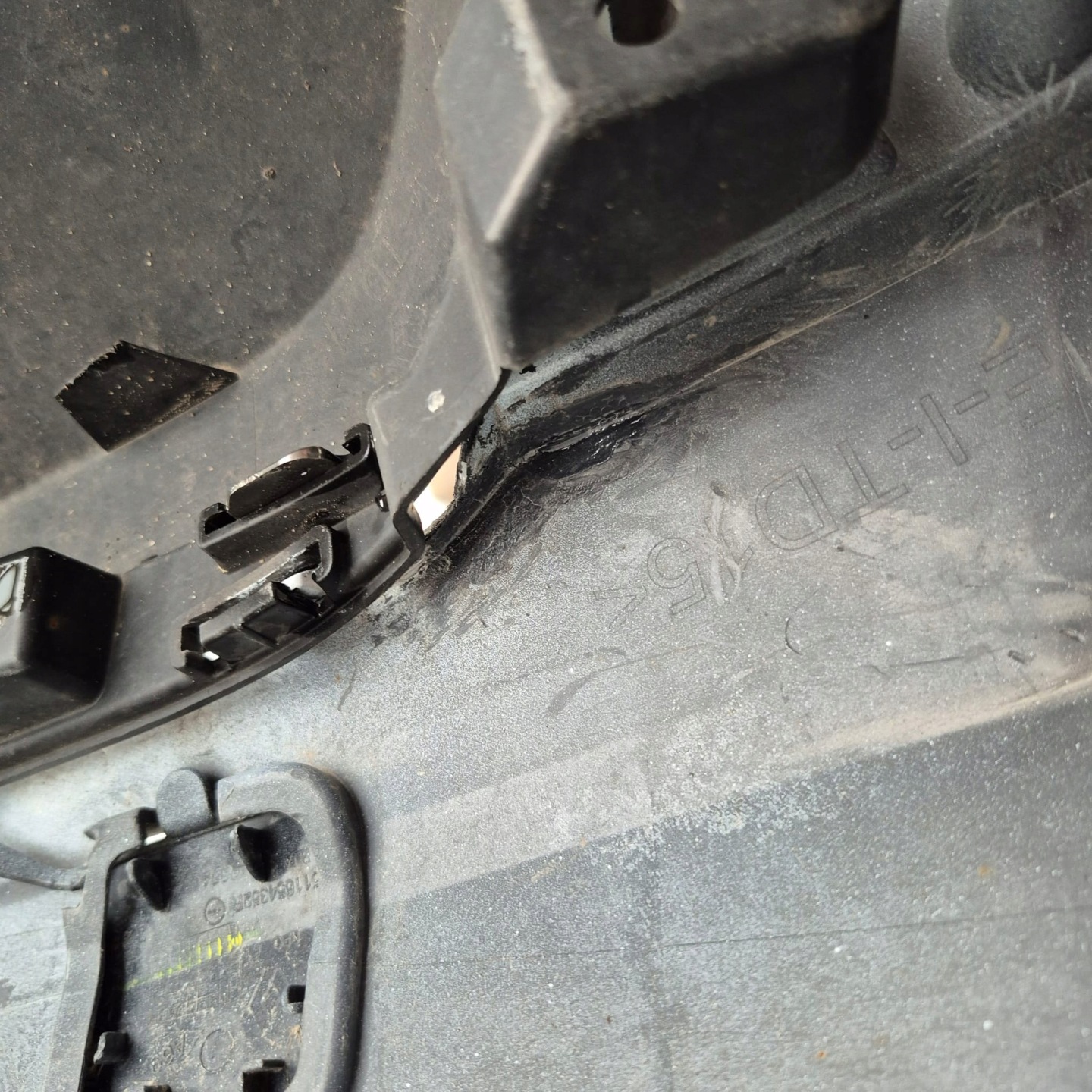 RENAULT CLIO V 19- bumper rear part rear PDC diffuser 850224339R