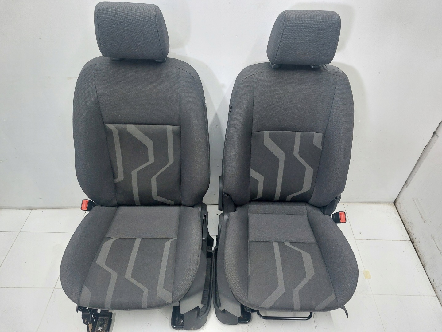 FORD TOURNEO CONNECT MK2 14r> Sitz 7 OSOB EUROPA