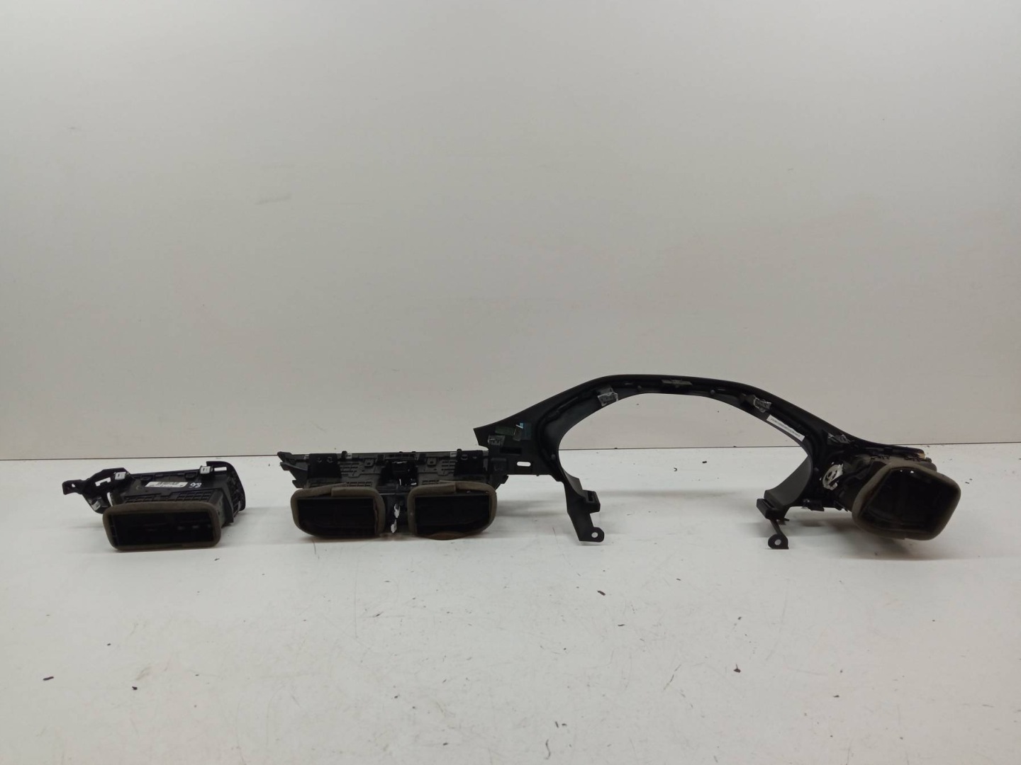 KRATKI air conditioning devices left right central KPL Ford Focus MK4 (2018- )