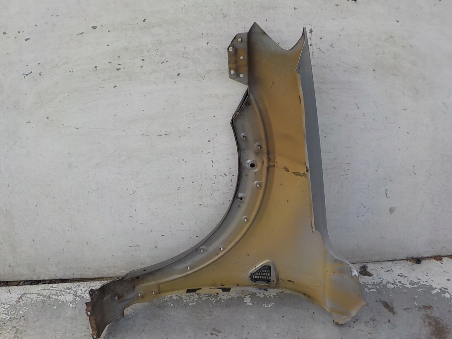 267 CHEVROLET CAPTIVA fender right front front