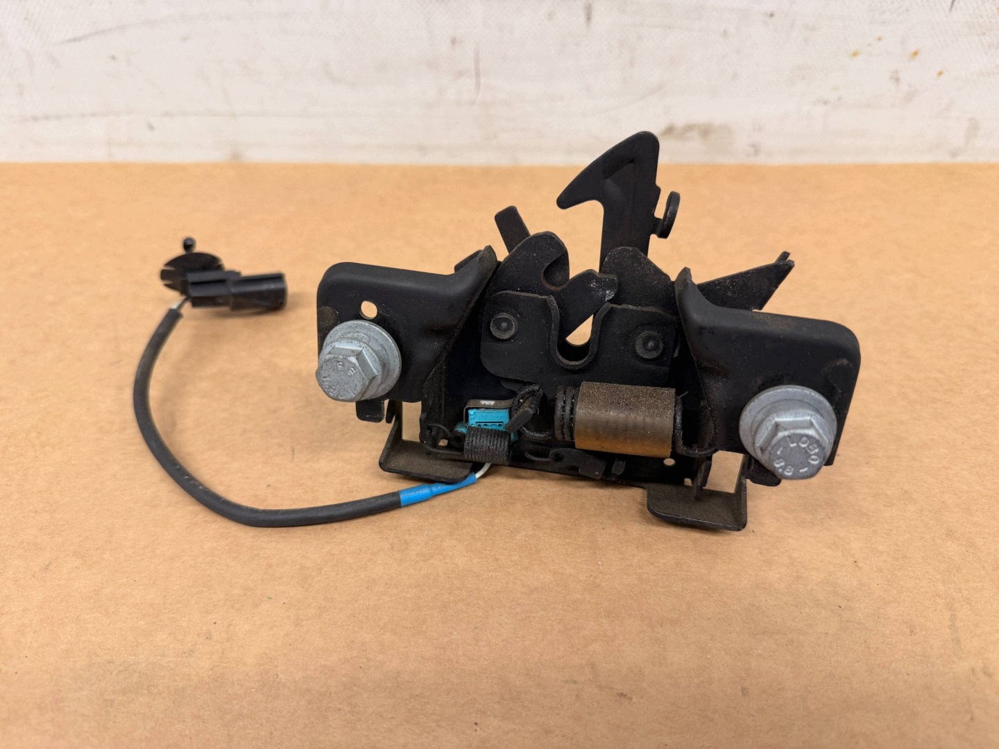 Renault Megane IV bonnet latch lock 656012164R