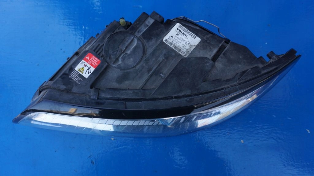 VOLVO S40 V50 LIFT - left light XENON EUR