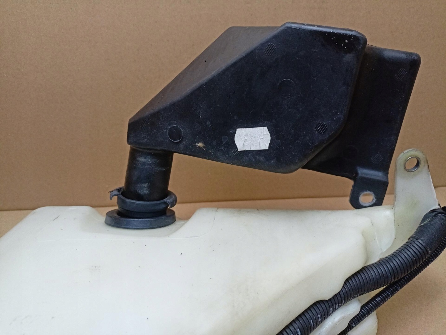 Behälter der Spritzdüse Audi A4 B8 2009 8T0955453C