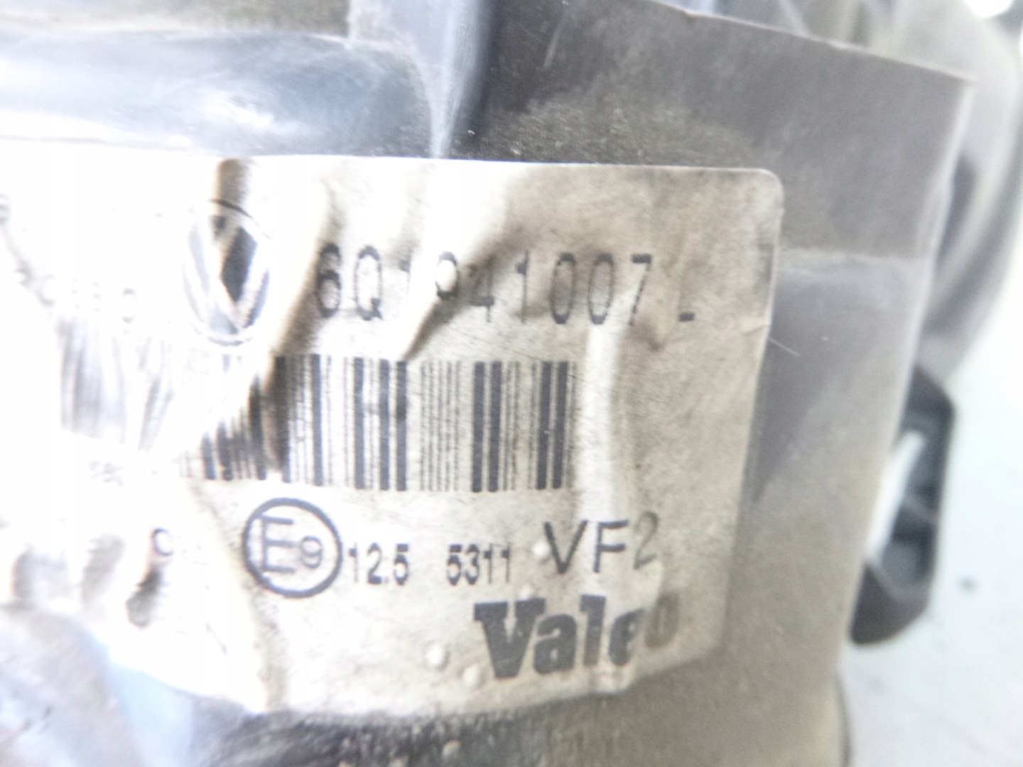 light front left Volkswagen Polo 9N1 2002r. 6Q1941007 VALEO
