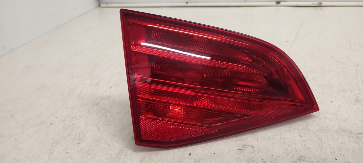 light rear part rear left to the bonnet Audi A4 B8