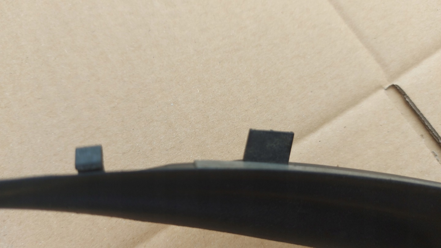 Couvre Sous vitre Gauche TOYOTA COROLLA E16 E18 13-18