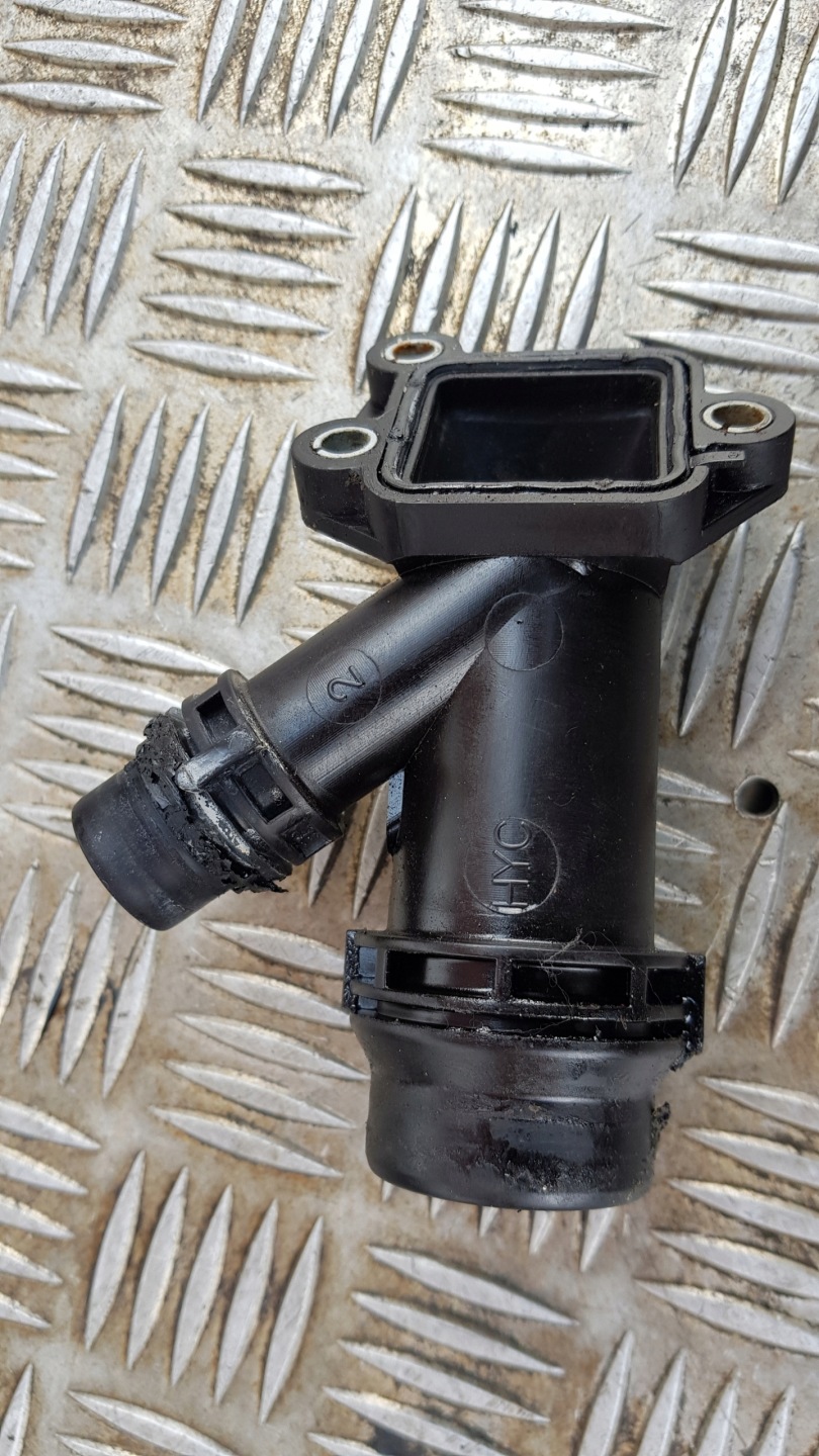 BMW E39 E46 E90 530D spojka vody