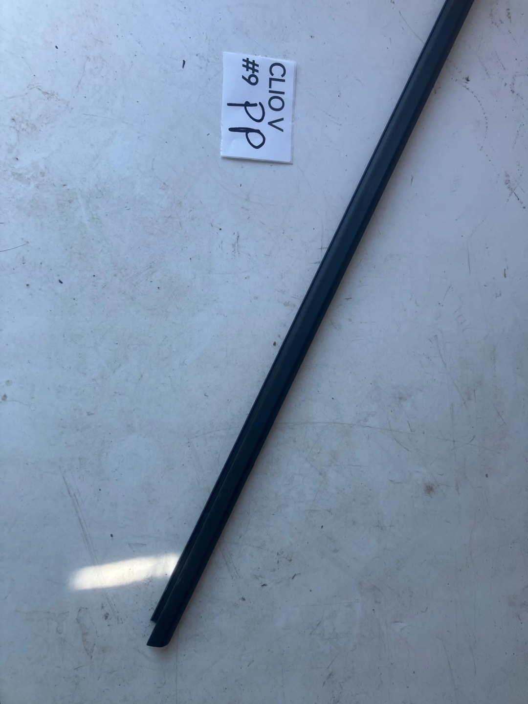 moulding dust door right front RENAULT CLIO V