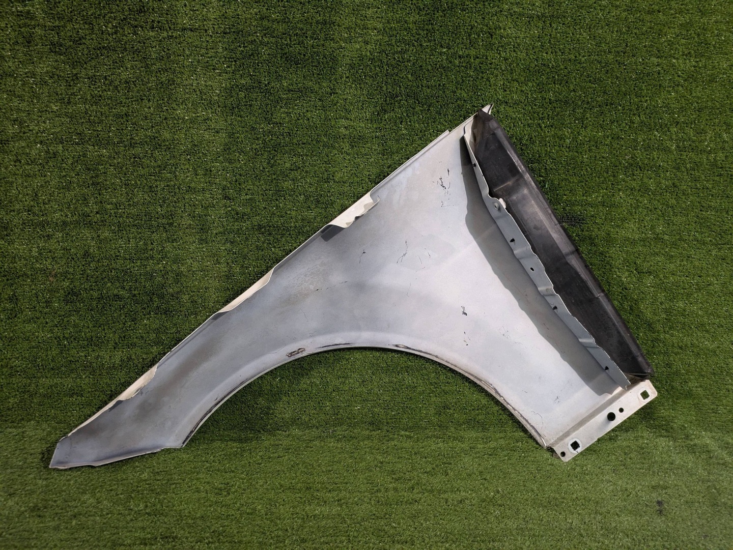 fender right front MERCEDES C-class W204 NR.B678