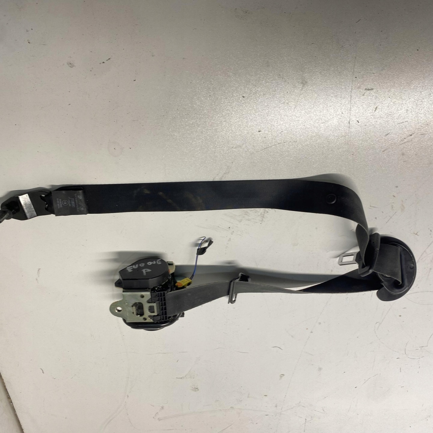tension belt safety right front RANGE ROVER EVOQUE L538