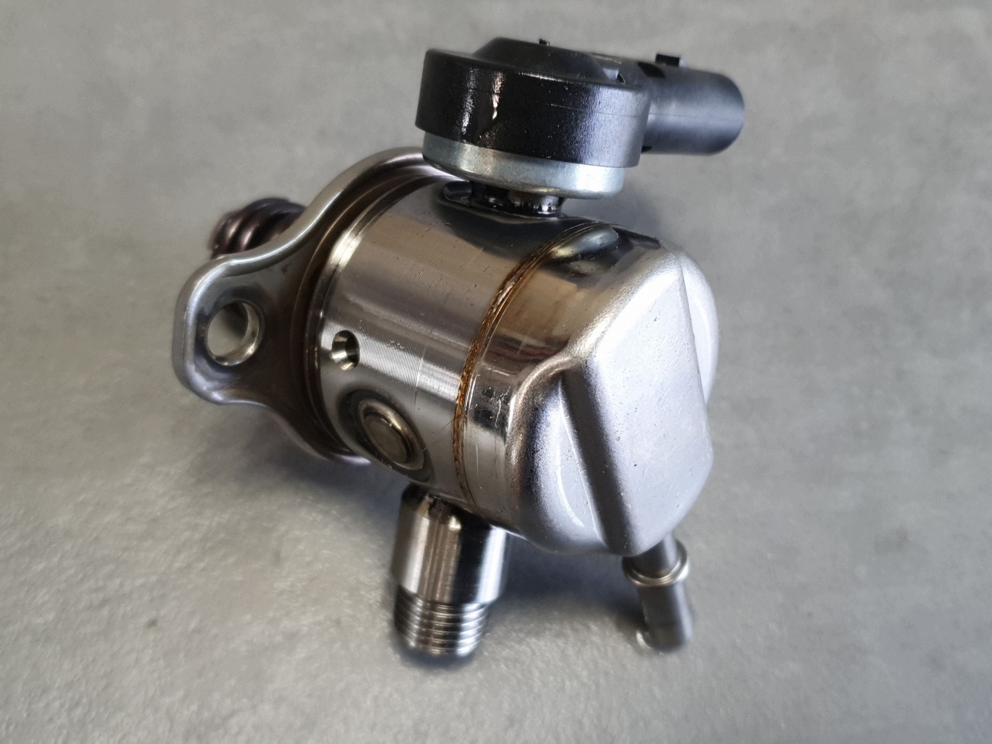 Audi A3 8Y 1.5 Einspritzpumpe 05E127027L