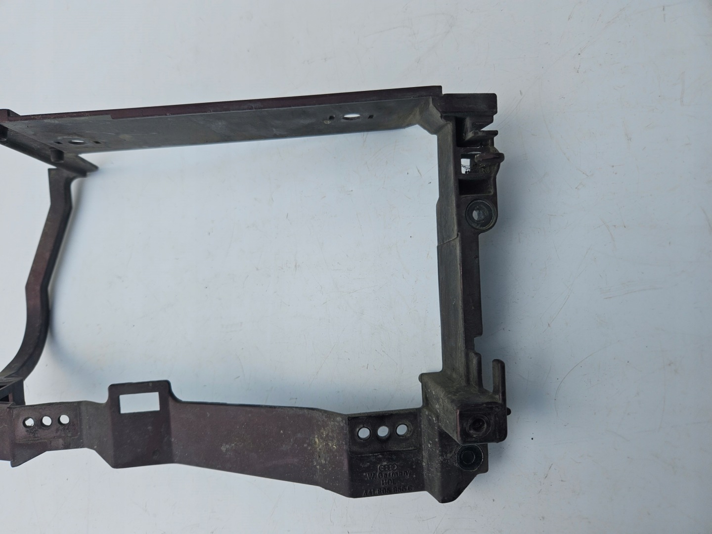 OKULAR right holder lights PRAWEJ AUDI V8 D11