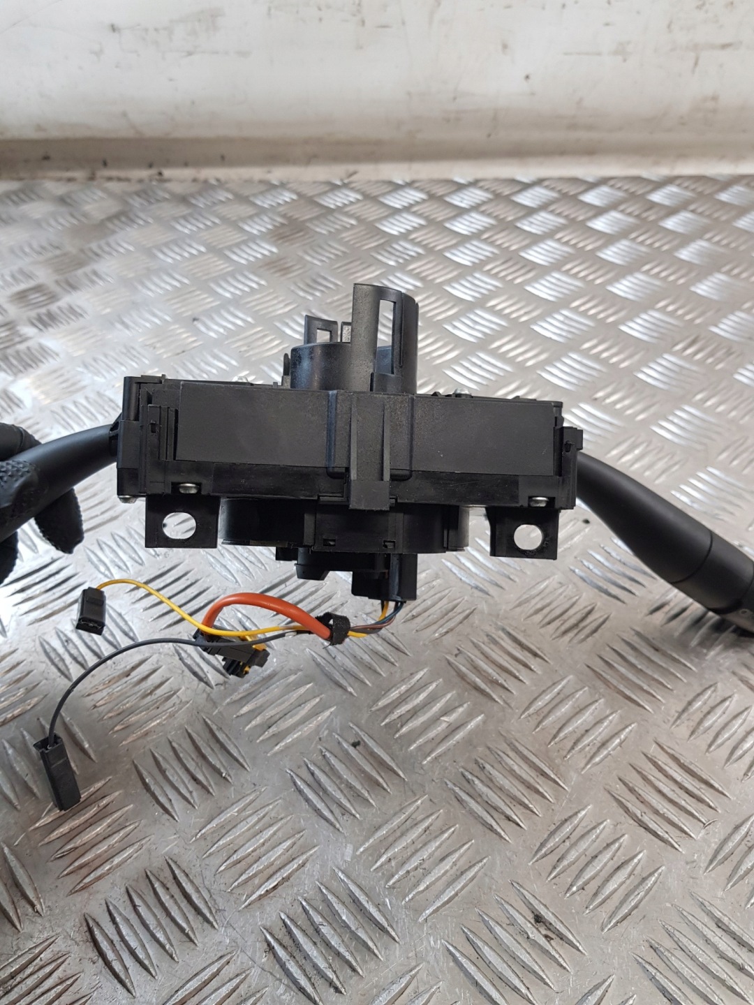 steering wheel levers and controls ring 96576767XT CITROEN C3 and 05R